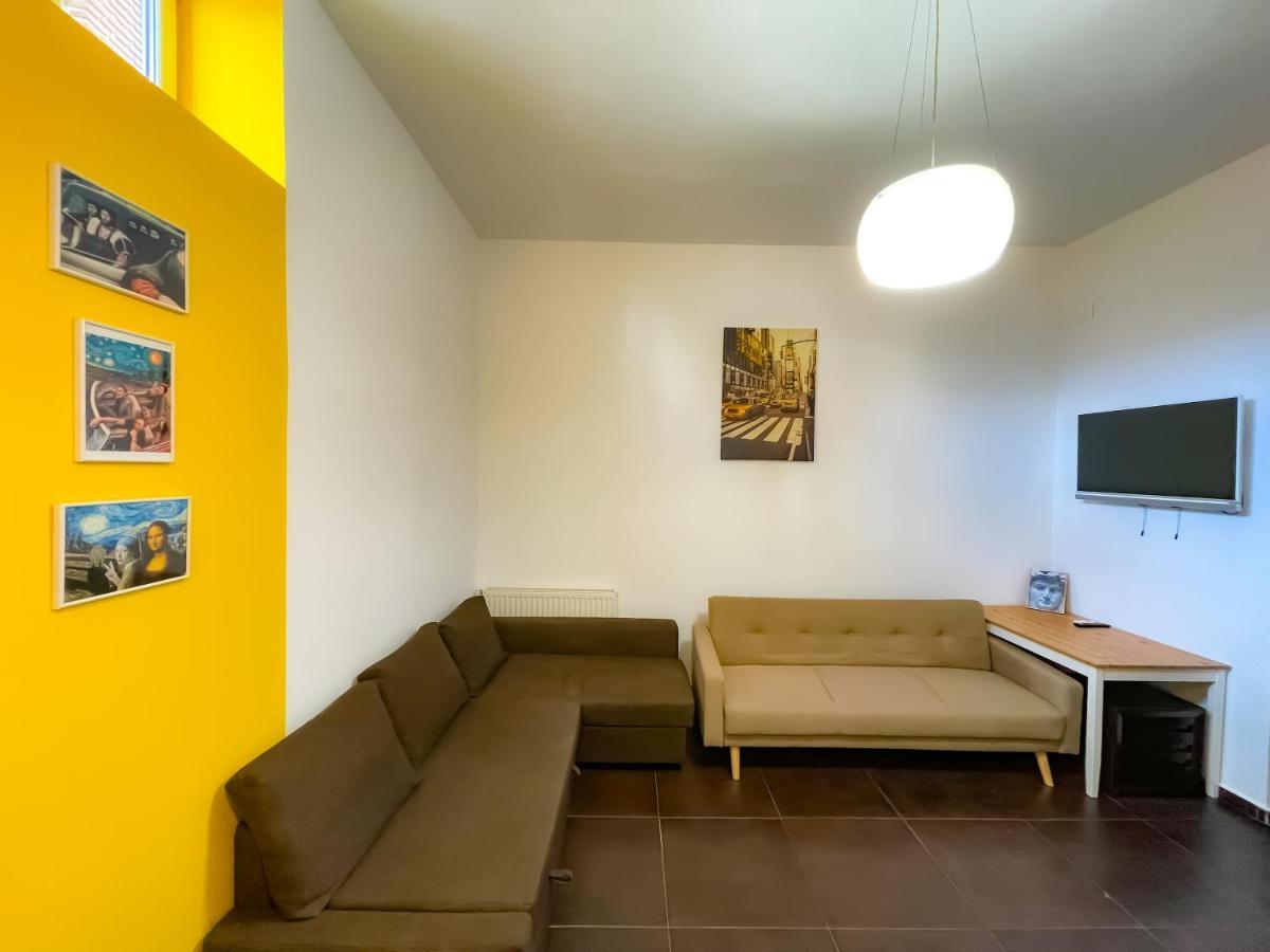 Cool Flat With Hot Tub In The Old Town Apartment บูคาเรสต์ ภายนอก รูปภาพ