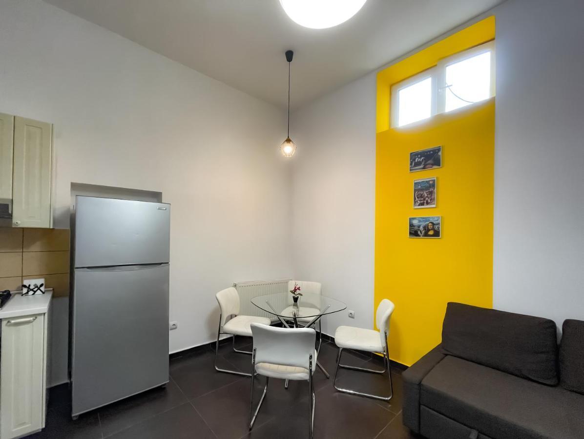 Cool Flat With Hot Tub In The Old Town Apartment บูคาเรสต์ ภายนอก รูปภาพ