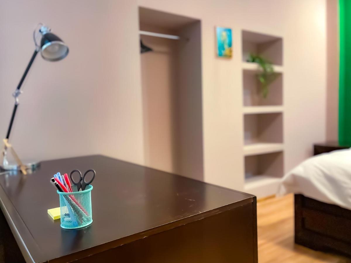 Cool Flat With Hot Tub In The Old Town Apartment บูคาเรสต์ ภายนอก รูปภาพ