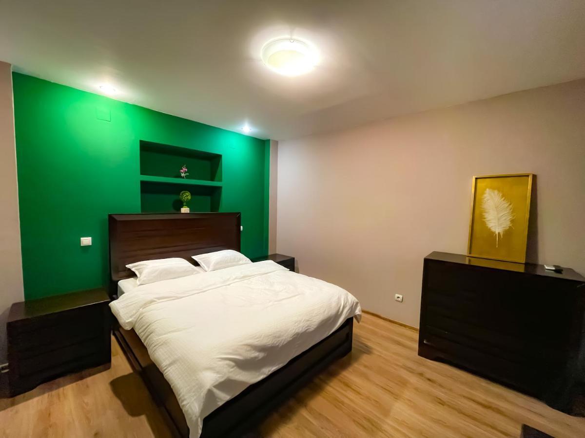 Cool Flat With Hot Tub In The Old Town Apartment บูคาเรสต์ ภายนอก รูปภาพ