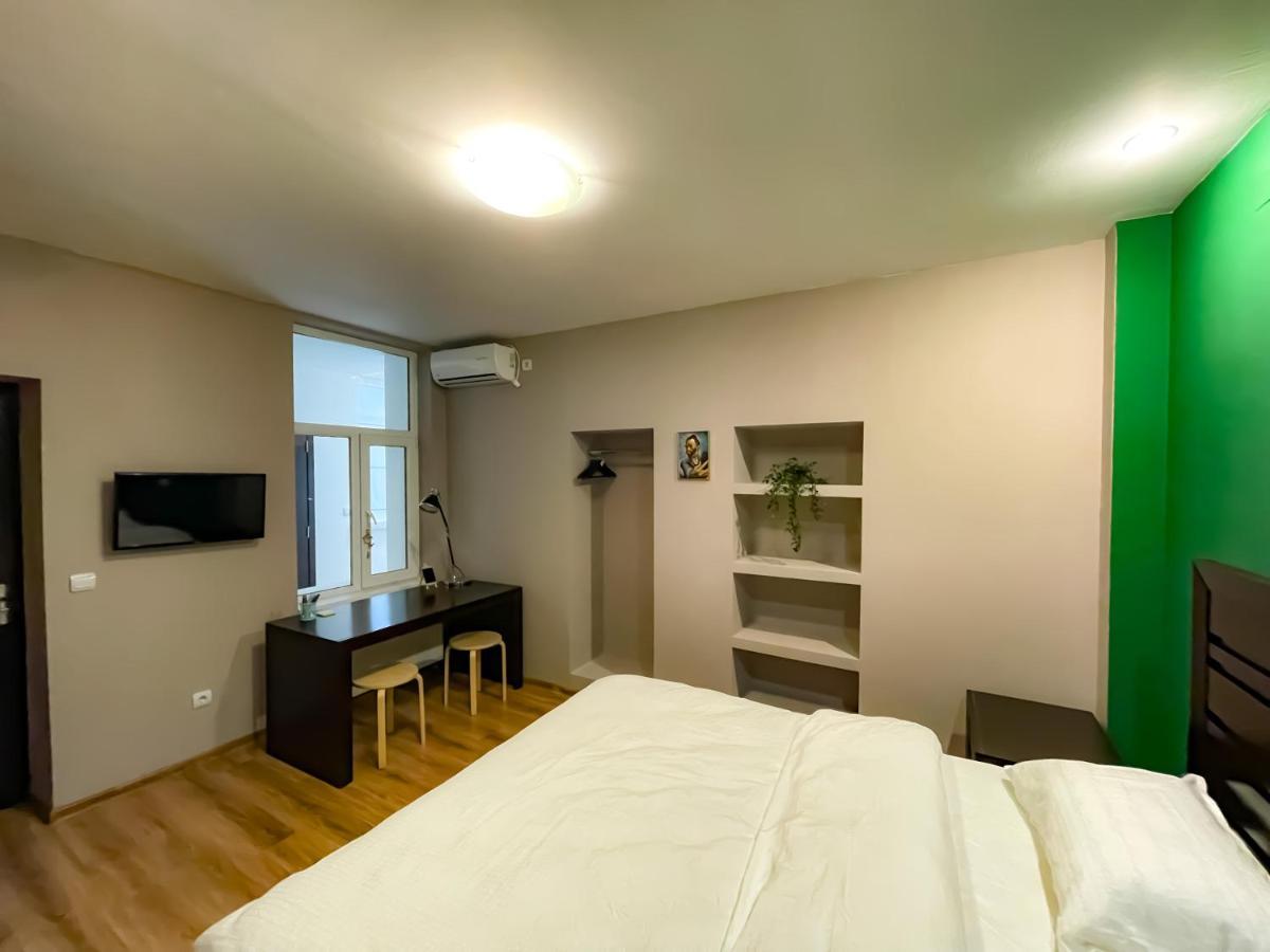 Cool Flat With Hot Tub In The Old Town Apartment บูคาเรสต์ ภายนอก รูปภาพ